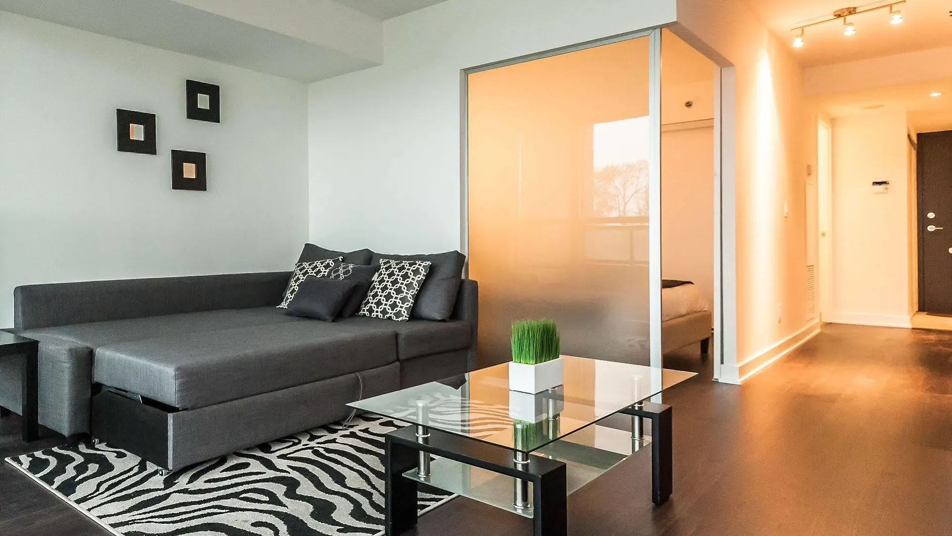 Life Suites Lakeside Mimico Toronto 0*,  Kanada